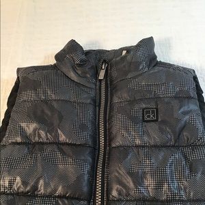 Calvin Klein youth puffer vest black grey pattern